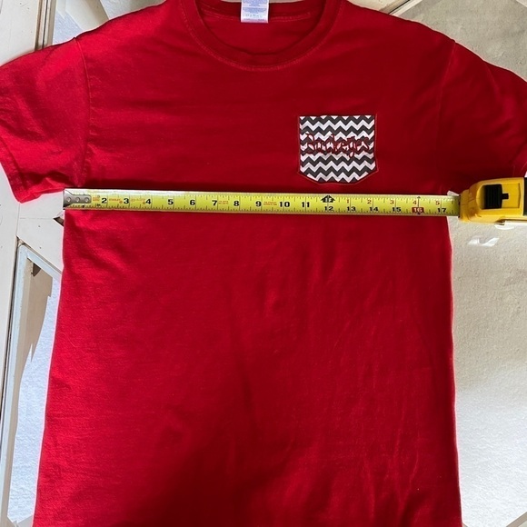 Gildan Woman Ohio State Buckeyes Red Short Sleeve Tee w/ Chevron Patch on Front - Picture 8 of 10